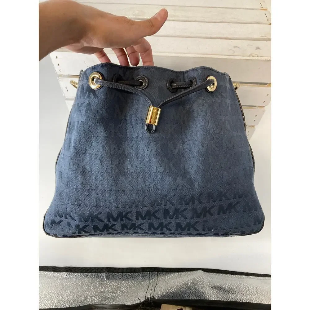 MICHAEL KORS LARGE NAVY CANVAS SIGNATURE PRINT SHOULDER BAG